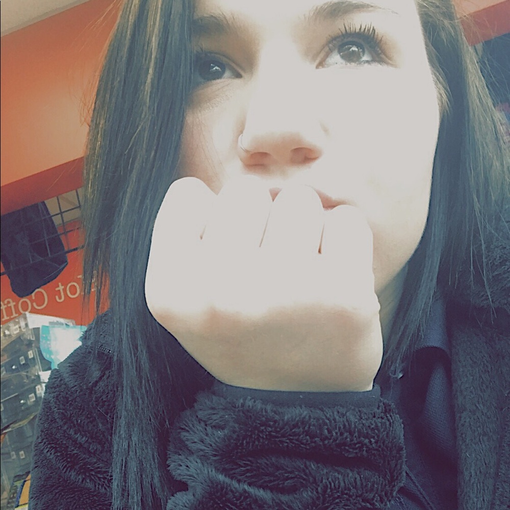 Meet your Posher, Kelsie